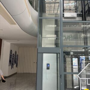 Glass Cabin 04